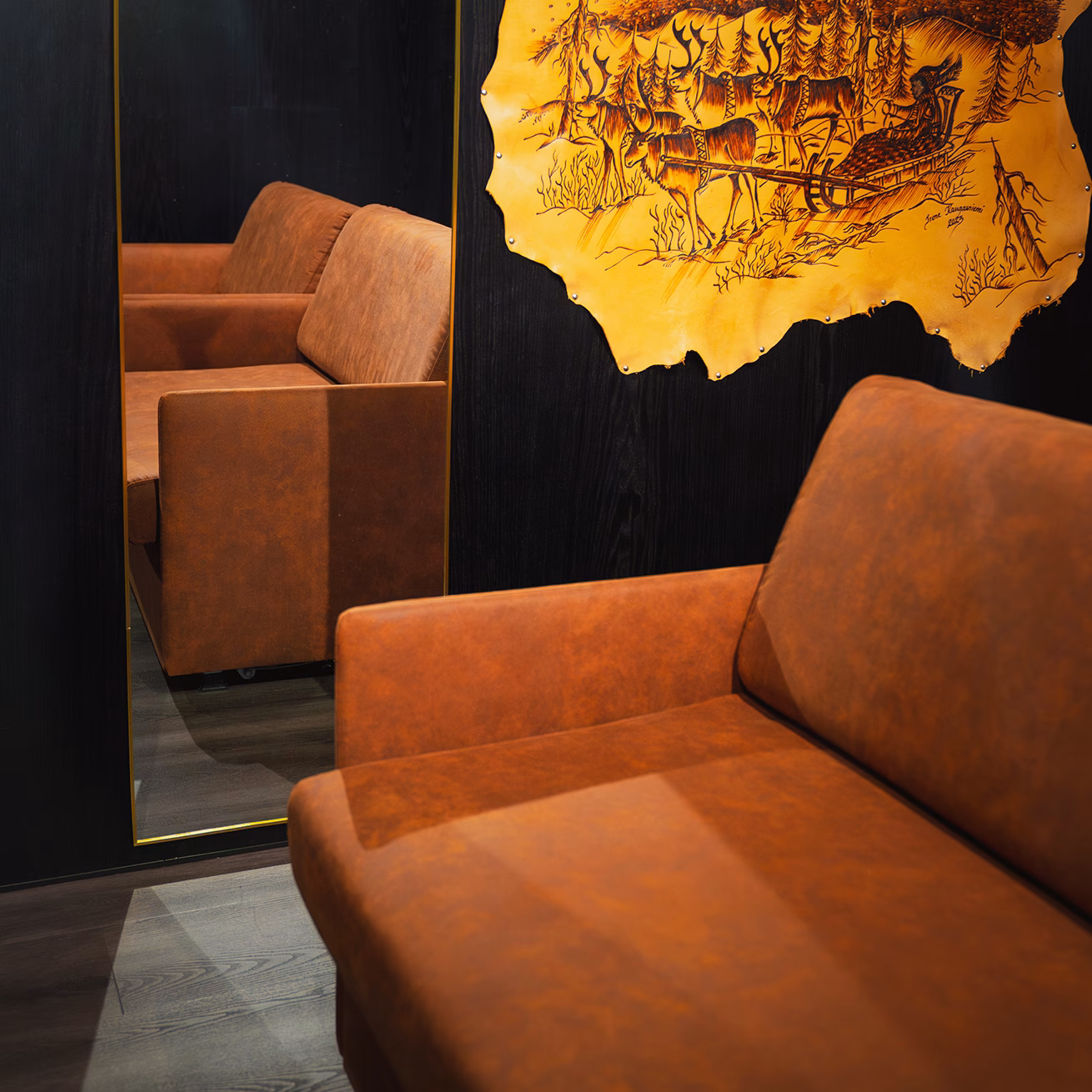 2025_01_Treehouse-Interior-with-sofa_AR-Tree_Web-Still_1310x1310